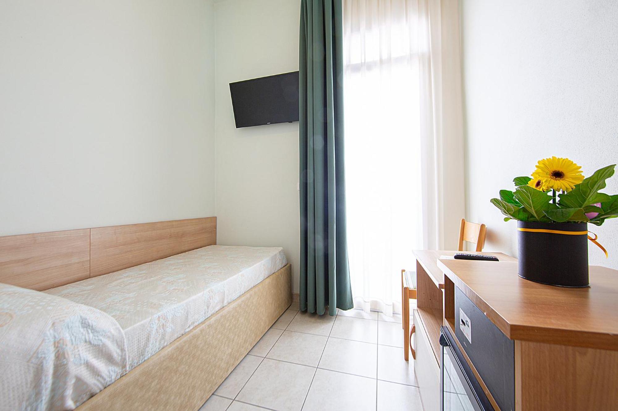 Ginevra Hotel *