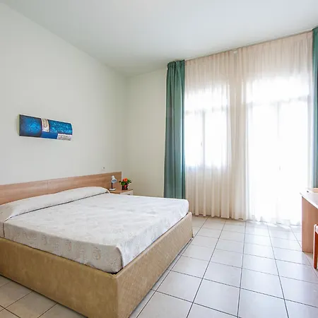 Hotel Ginevra Lido di Jesolo Exterior foto