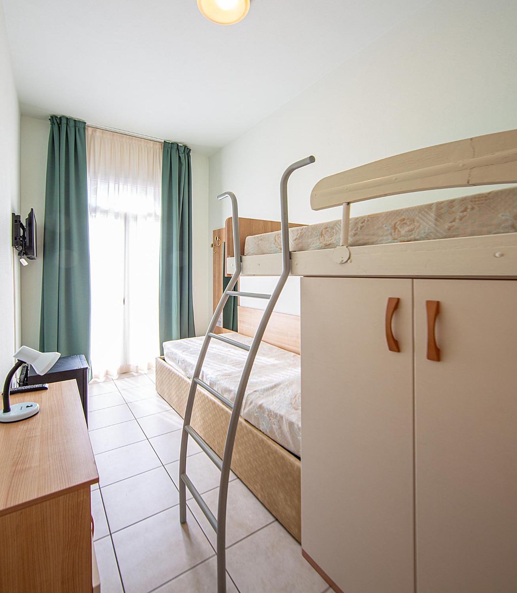 Ginevra Hotel *