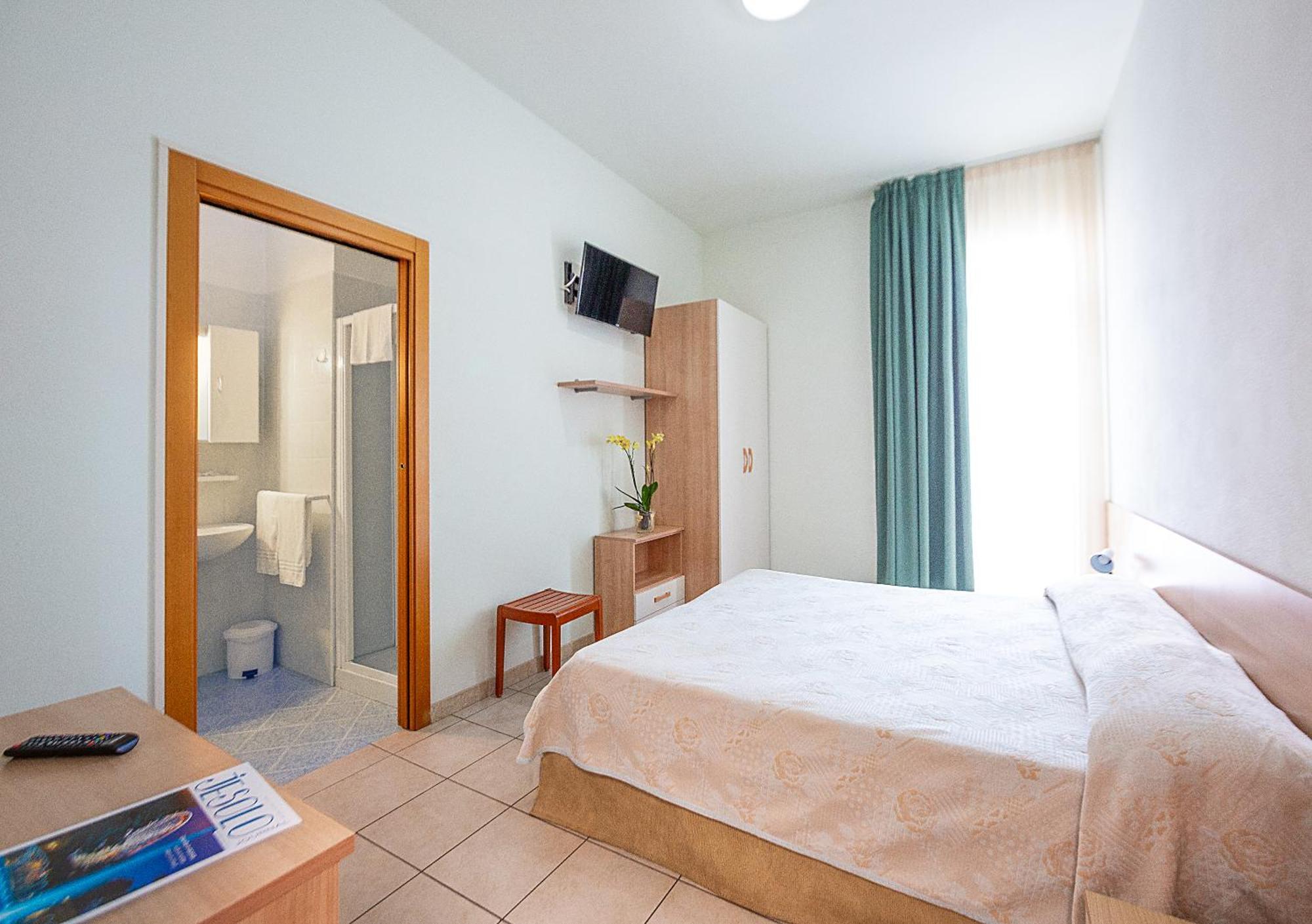 Ginevra Hotel *